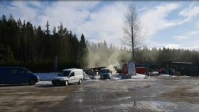 MYE RØYK: Slik så det ut da "alarmen" gikk på gjenvinningsstasjonen på Sofiemyr i tidlig ettermiddag. Heldigvis var det bare en øvelse.