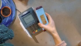 Mobilbetalingsløsninger, som her avbildede Samsung Pay, kommer nå i flere kreative varianter.