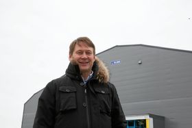 FORNØYD: Daglig leder i Rubb AS, Jan Arne Hansen, melder om fulle produksjonslinjer