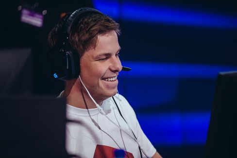 Tommy «TommyM» Monsen er kaptein i Demise.