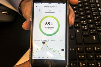 Radonvisning: Appen viser hvordan hvordan radonnivået utvikler seg over uka og hvor det ligger over grenseverdiene,