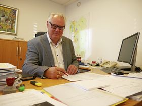 FORESLÅR LITEN SVØMMEHALL: Konstituert rådmann Lars Henrik Bøhler foreslår å bygge et 25 meters basseng i Kolbotn sentrum.