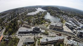 I DAG: Slik ser det ut på Kolbotn, sett fra fugleperspektiv fra øst mot vest.
