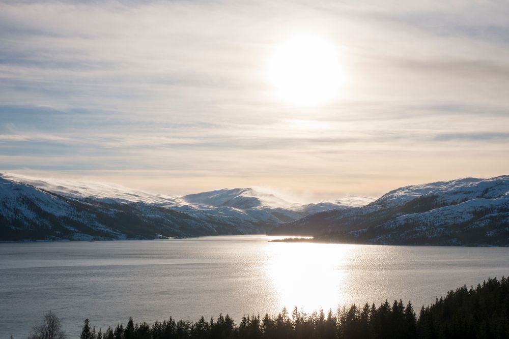 I situasjoner som dette er eksponeringskompensasjon helt nødvendig, men vi jobba oss rundt det ved å plassere eksponeringsbrakketering (kameraet tar tre bilder med ulik eksponering) til en av funksjonsknappene. Ikke ideelt, men det fungerer. 1/400s - f/16.0 - ISO200. Behandlet fra råformat.