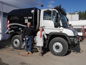 UTE OG KLARGJØR VEIENE VÅRE: Driftsleder for vei-avdelingen i Oppegård kommune, Kay Pedersen, og Virksomhetsleder for UTE i kommunen, Heidi Tomten, er klare med sitt mannskap til å feie vinteren av banen!