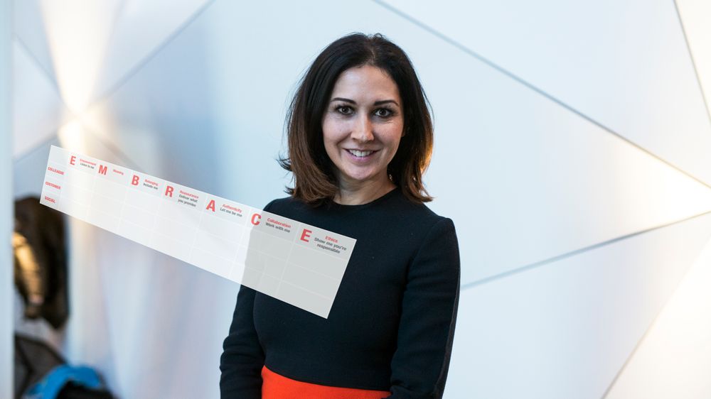 Belinda Parmar mener man bør erstatte mangfoldsprogrammene med empatiprogrammer.