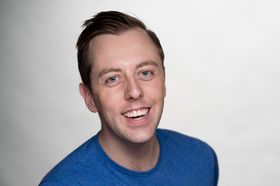 VAR HELDIG: Nicholas Wilkinson (SV) synes han har vært heldig som kom seg inn på boligmarkedet.