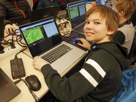 SYNES DETTE ER STAS: Marcus Tysnes Holm er en av dem som digger kodekurs.