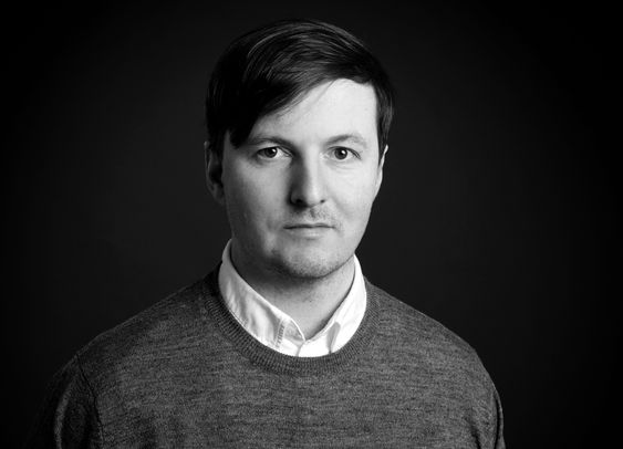 KOMMER TIL KOLBEN: Sammen med Ronny Berg gjester Olav Brekke Mathisen Kolben for å snakke om fenomenet nabokrangel. (Pressefoto: Kagge forlag).