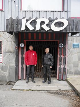 KLARE FOR Å OVERTA: Formann Bjørn G. Johannesen i NVK (t.h.) og generalsekretær Børre Skiaker i KNA og gleder seg til å ta Tyrigrava i bruk. – Vi tar over hele bygget i 2021, men får nøkkelen i mai, sier de to.