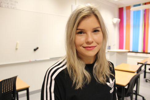 Ulrikke Heldal kunne stå grinande på ein ulykkesstad, no satsar ho på ein ny yrkesveg til hausten. – Eg skal ikkje studere pedagogikk fordi eg ikkje taklar krevjande oppdrag, men det er ikkje noko eg ville arbeidd med kvar dag.