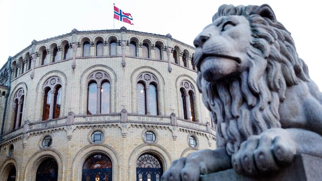 Stortinget kan «fjernstyre» 700 telefoner. Så ble det påvist et skummelt hull som åpner for hacking