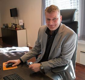 ColliCare-topp Knut Sollund mener at måten dagens kjøpesentre drives på er uproft.
