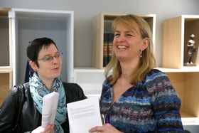 Mari Velsand sammen med MBL-direktør Randi S. Øgrey. Velsand har lang erfaring som styremedlem i blant annet Mediebedriftene.