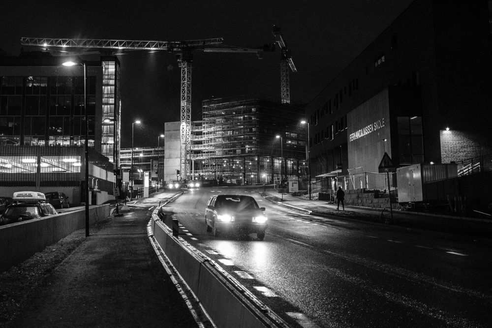 Fujifilm X100F - 23mm - 1/80 - f/2.0 - ISO 4000. Behandlet fra raw.