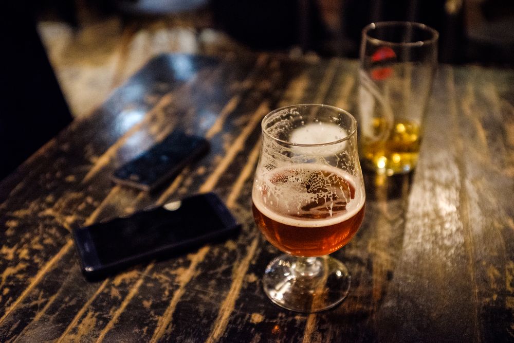 Fujifilm X100F - 23mm - 1/125- f/2.0 - ISO 12800. Behandlet fra raw.