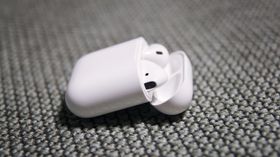 AirPods har god batteritid takket være etuiet.