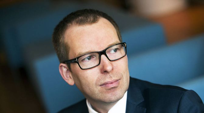 Håkon Hauglie i Abelia er ikke fornøyd med statlig opptrapping. – Det overrasker oss veldig. Vi stiller spørsmål ved at denne voldsomme konkurranseaktiviteten skjer under en såkalt næringsvennlig regjering, sier han til digi.no.