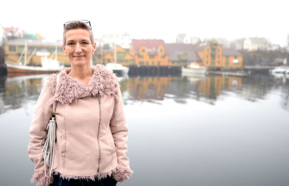 Dagens fjord? I hvert fall nesten; Esther Moe foran Smedasundet i Haugesund.