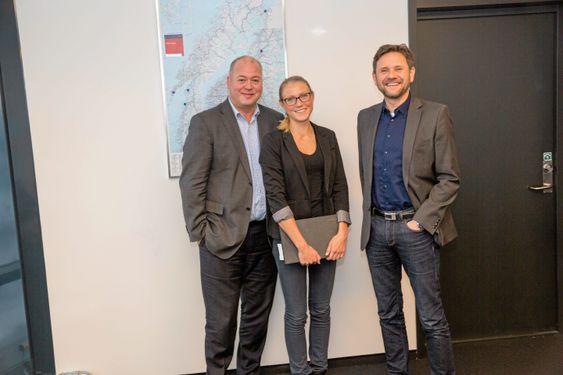 Cargo Club er en tjeneste for små og mellomstore kjøpere av sjø- og flytransport som ønsker å oppnå trygghet om gode betingelser og større forutsigbarhet, gjennom å tilføre sine volumer inn i større avtaler, sier (fra venstre) logistikkrådgiver Jarle Dahle, markedssjef Mari Låtun og administrerende direktør Trond Iversen.