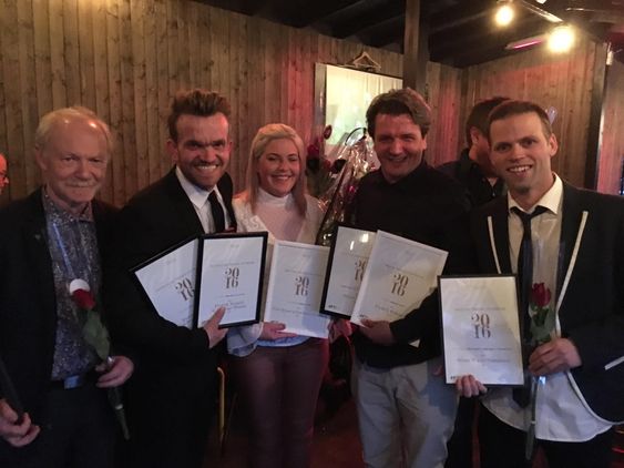 FLERE VINNERE: Fra venstre: Helge Ottesen, Varden, Fredrik Nordahl, Varden, Christina Førli Aas, NRK Telemark, Fredrik Pedersen, Varden (vinner av hovedpris foto), Stian Wåsjø Simonsen, NRK Telemark.