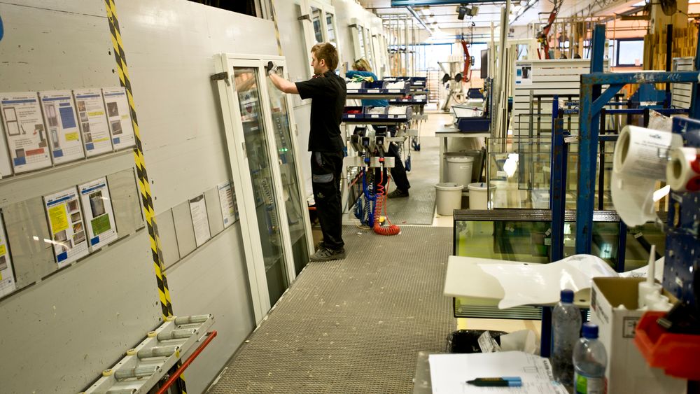99 prosent av alle forbedringer i produksjonen skjer, uten at fabrikkledelsen ved Gilje Tre er involvert i prosessen.
