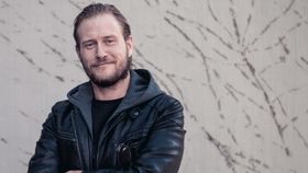 Stian Eliassen er redaksjonssjef i P3 og mP3 på Tyholt i Trondheim.