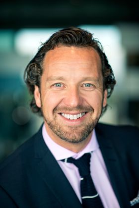 HAR TROEN: Bjørn Arild Wisth er positiv til sine nye ansatte.