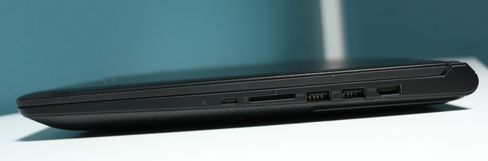 Lenovo Y520 er ikke av de smaleste maskinene du finner. Tykkelsen innebærer dog at det er plass til både gode kjøleløsninger og det meste du kan ønske deg av porter.