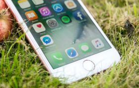 Apples fingeravtrykkslesere tar i dag opp mye plass under skjermen.