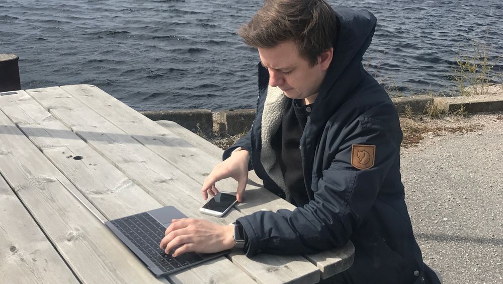 Niklas Plikk sjekket dekningen i Skien. Der fikk vi en nedlastingshastighet på nesten 200 Mbit/s på Telia-mobilen.