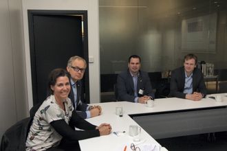 Prosjektteamet som har utarbeidet ReCharge-rapporten sammen med Hans Anton Tvete fra DNV GL. Fra venstre: Heidi Neilson (Oslo havn), Sofus Gedde-Dahl (Cavotec), Christian Thielemannn (Cavotec) og Øystein Hæhre (ABB).