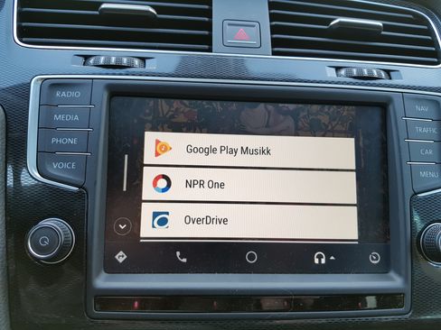 Appene for begge løsningene er i hovedsak fokusert på strømming, nettradio og podcasts. En del lynmeldingsklienter kan lese opp meldinger som kommer inn.