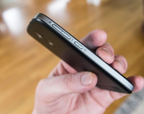 Dette er de minste tastene på telefonen. Ellers er det meste av visuelle elementer på selve skjermen gjort ganske store. Så hvorfor er da knøttetastene fra Swiftkey forvalgt som skjermtastatur?