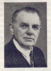 Olaf T. Ranum i Norges Musikkhandlerforbund hilste til NRL i anledning 15 års-jubileet i nr. 6/1939.