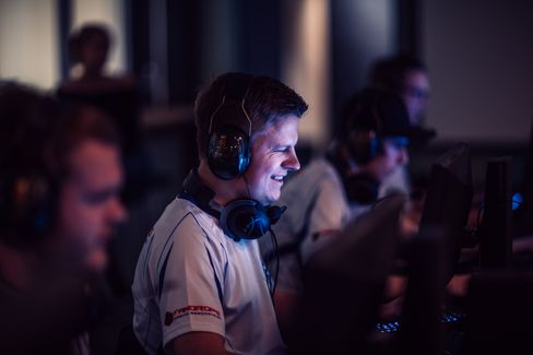 Anders «aNdz» Kjær hadde all grunn til å smile etter kampen mot La'Vi