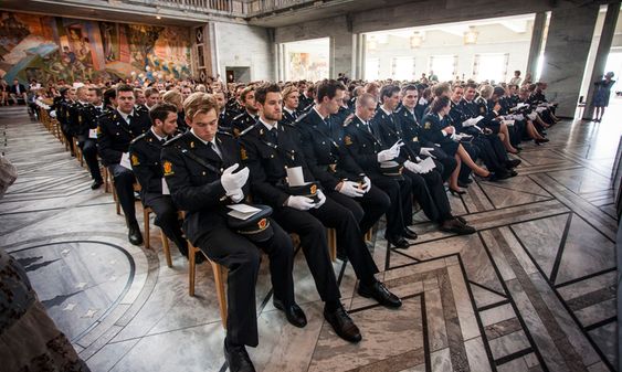 PÅ VENT: Dersom regjeringen får gjennomslag for kutt på nyansettelser i 2018, kan det ta langt tid før 2018-kullet får en politijobb. Hermansen i POD sier han forstår frustrasjonen.