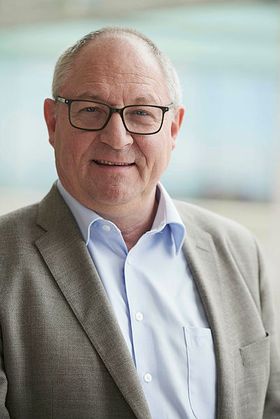 REAGERER: Jostein Hansen, direktør for arbeidslivspolitikk i NHO Reiseliv, reagerer på markedsføringsmetodene OTA-ene bruker.