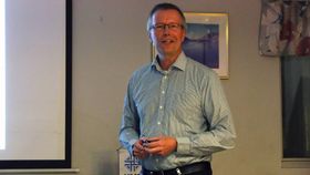TENKJER STORT: Fabrikksjef Steinar Talle seier dei har tilsett ein prosjektleiar med brei erfaring frå tidlegare solcelleprosjekt. Avgjerda om investeringane vil skje i 2018.