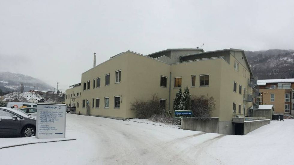 FÅR KRITIKK: Både barnevernet og ei helsesøster i Sogndal kommune får kritikk for handsaminga av ei barnevernssak.