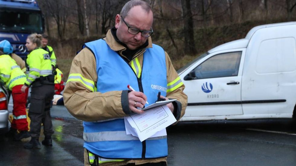 KRITISK: Stadig oftare må brannvesenet i Årdal rykka ut på helseoppdrag. Brannsjef Gaute Johnsgaard likar ikkje utviklinga. Biletet er berre brukt som illustrasjon.