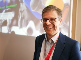 Paul Gray er sjefsanalyst og –forsker ved analyseselskapet IHS Technology. Foto: Stian Sønsteng.