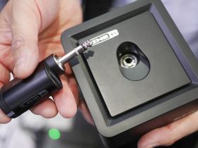 Relay G10 fra Line 6 er et digitalt trådløst system for gitar og bass, som bruker 2,4 GHz for å overføre lyden til forsterkeren. Pris: 1.700,-.