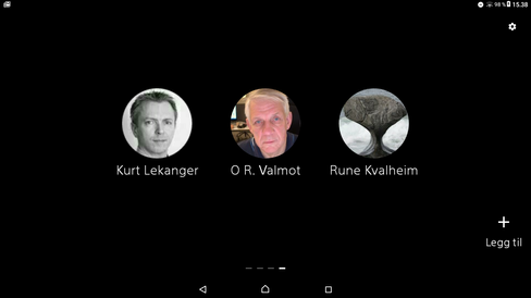 Skype-integrasjonen er ... tja. Vi snakker om et veldig enkelt laget miniprogram til hjemmeskjermen, som er tilsvarende knotete å bruke. Det virker, men spesielt intuitivt er det ikke.