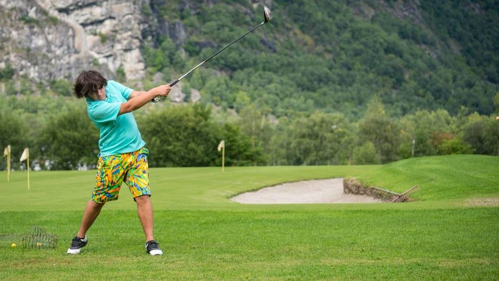 KAN FORSVINNE: Golfbana i Lærdal kan vere historie. Grunneigaren treng nemleg området til sauebeite. Arkivfoto: Halvor Farsund Storvik.