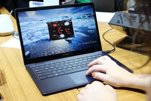 ZenBook 3 Deluxe.