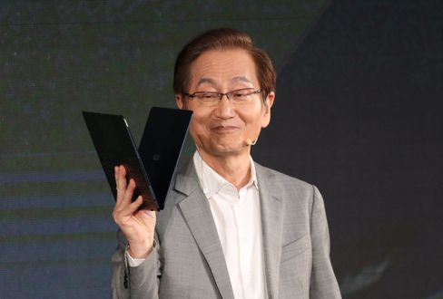 Asus-sjef Jonney Shih viser Flip S.
