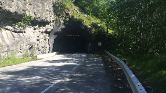 NY DRAKT: Fylkesutvalet tilrår å utvide Seimsdalstunnelen med ein to meter brei gang- og sykkelveg