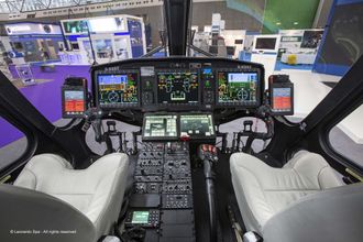 Cockpiten påAW169.