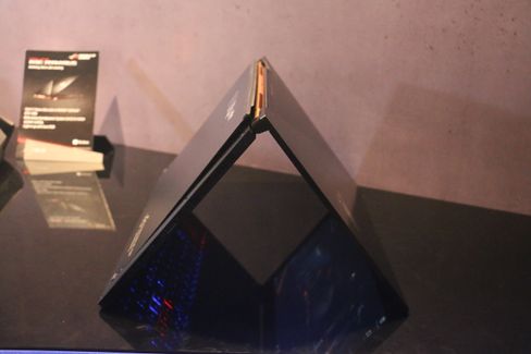 Zephyrus er kun 1,8 cm tykk men byr på GTX 1080 Max-Q-grafikk.